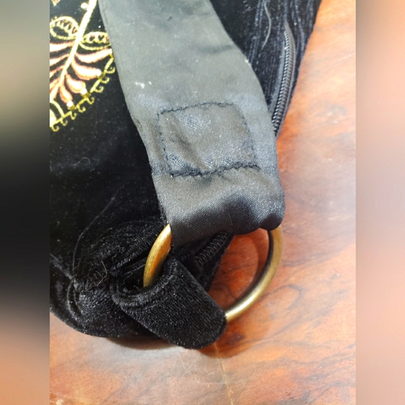 SO Ladies Black Velvet Hand/ Shoulder Purse Embroidered With Roses - Picture 12 of 16